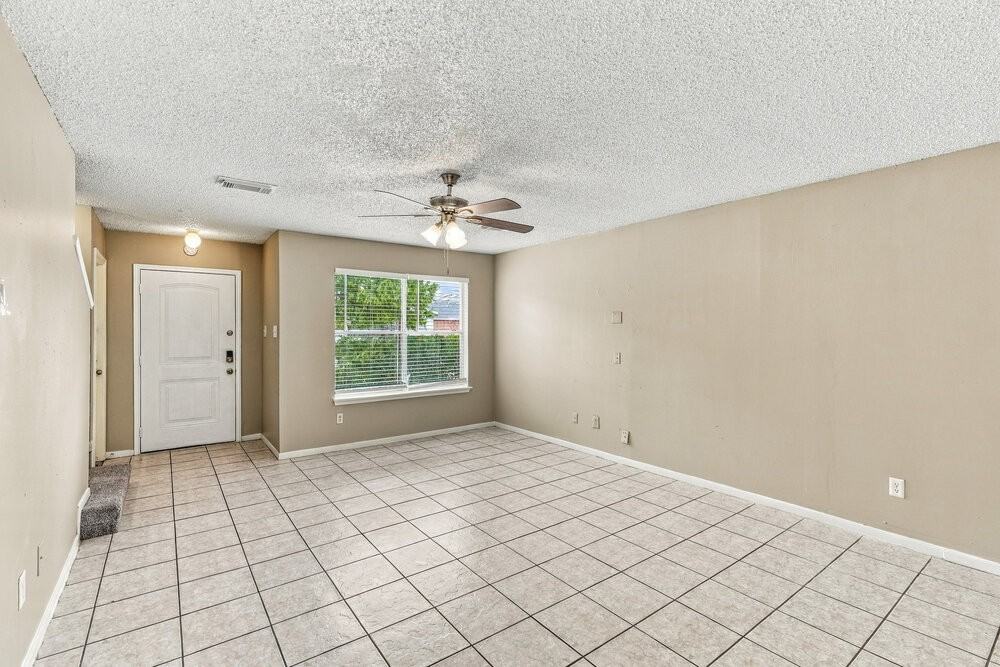 7710 Ellis Dr - Photo 5 of 17