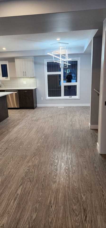 10905 94 St Nw - Photo 4 of 15