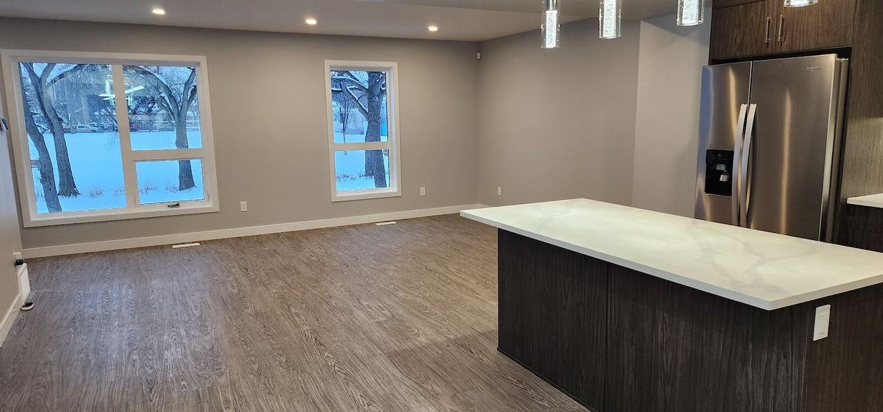 10905 94 St Nw - Photo 6 of 15