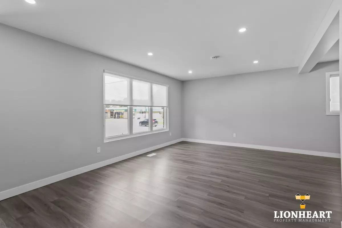 232 Wharncliffe Rd N - Photo 4 of 18