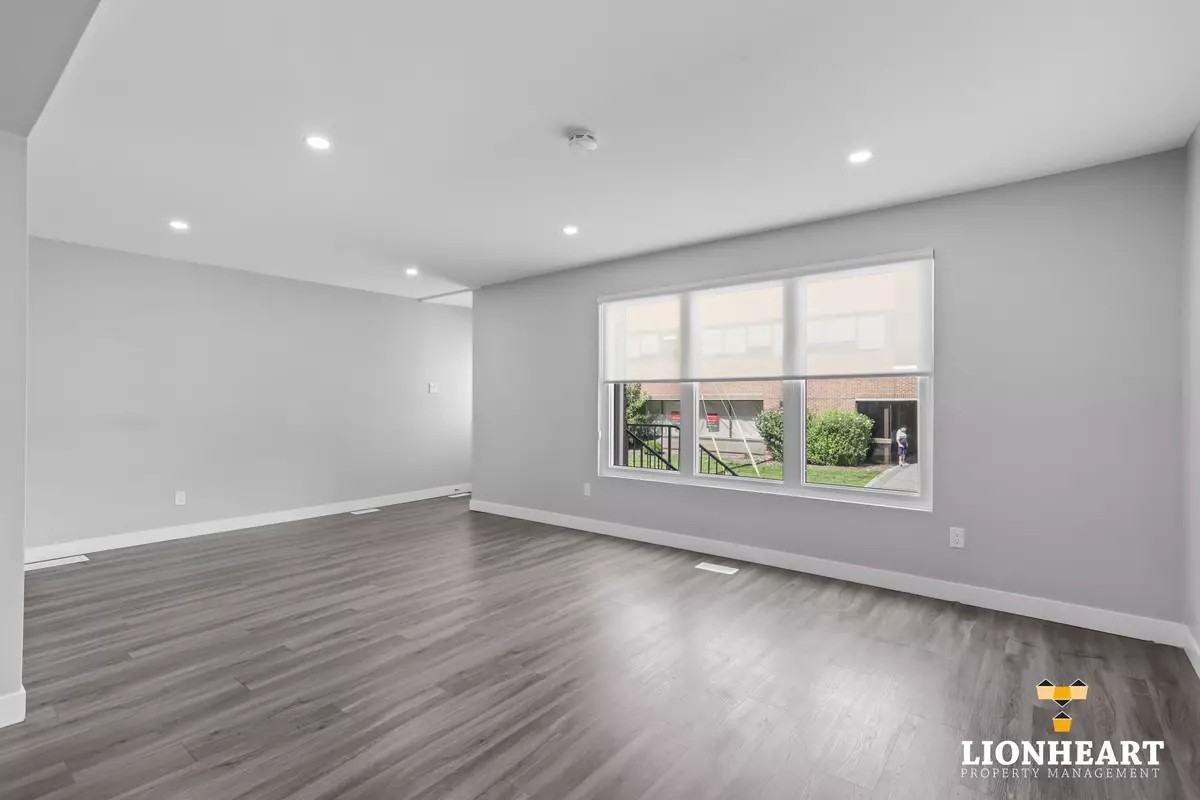 232 Wharncliffe Rd N - Photo 5 of 18