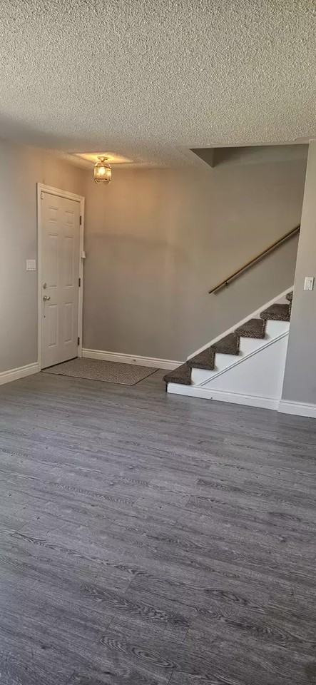 879 Carleton Pl - Photo 2 of 18