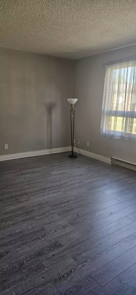 879 Carleton Pl - Photo 3 of 18