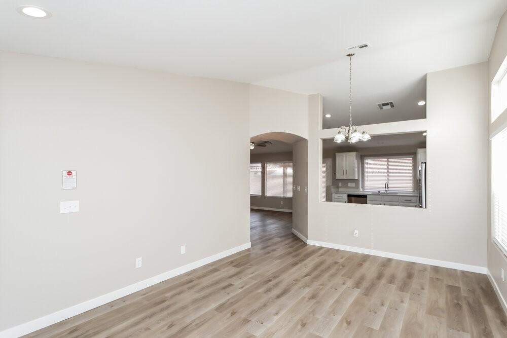 724 Cozy Canyon Dr - Photo 5 of 16
