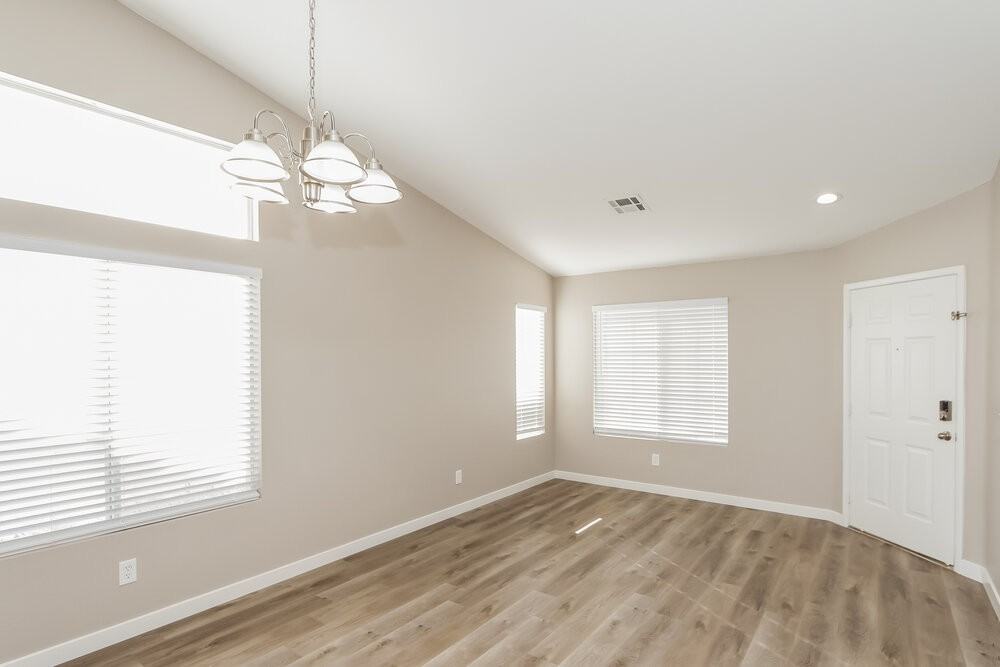 724 Cozy Canyon Dr - Photo 7 of 16