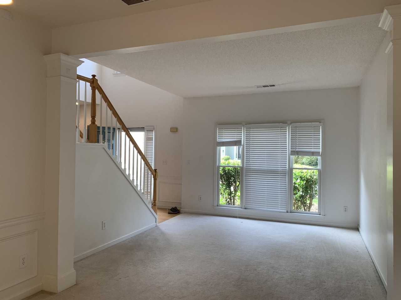 10730 Glenbarr Dr #1 - Photo 4 of 34