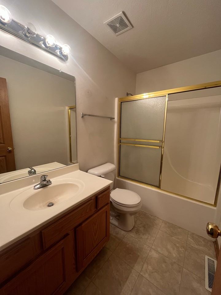 17036 Sprague St #1 - Photo 5 of 16