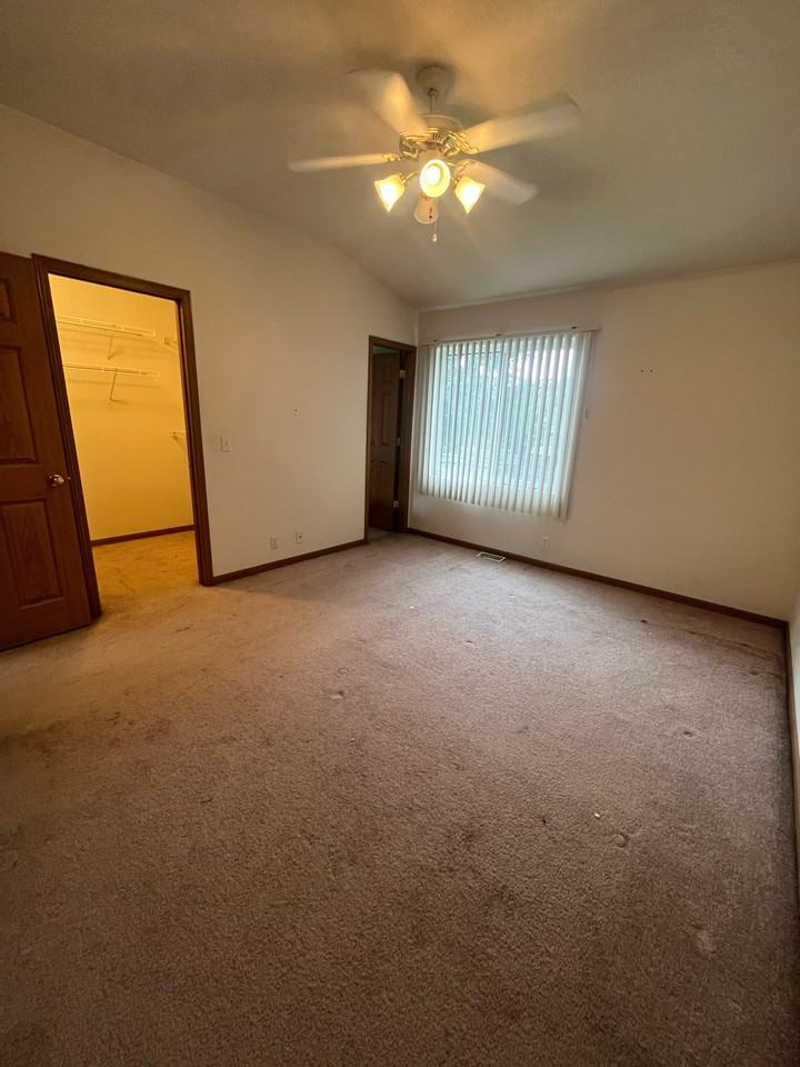 17036 Sprague St #1 - Photo 7 of 16