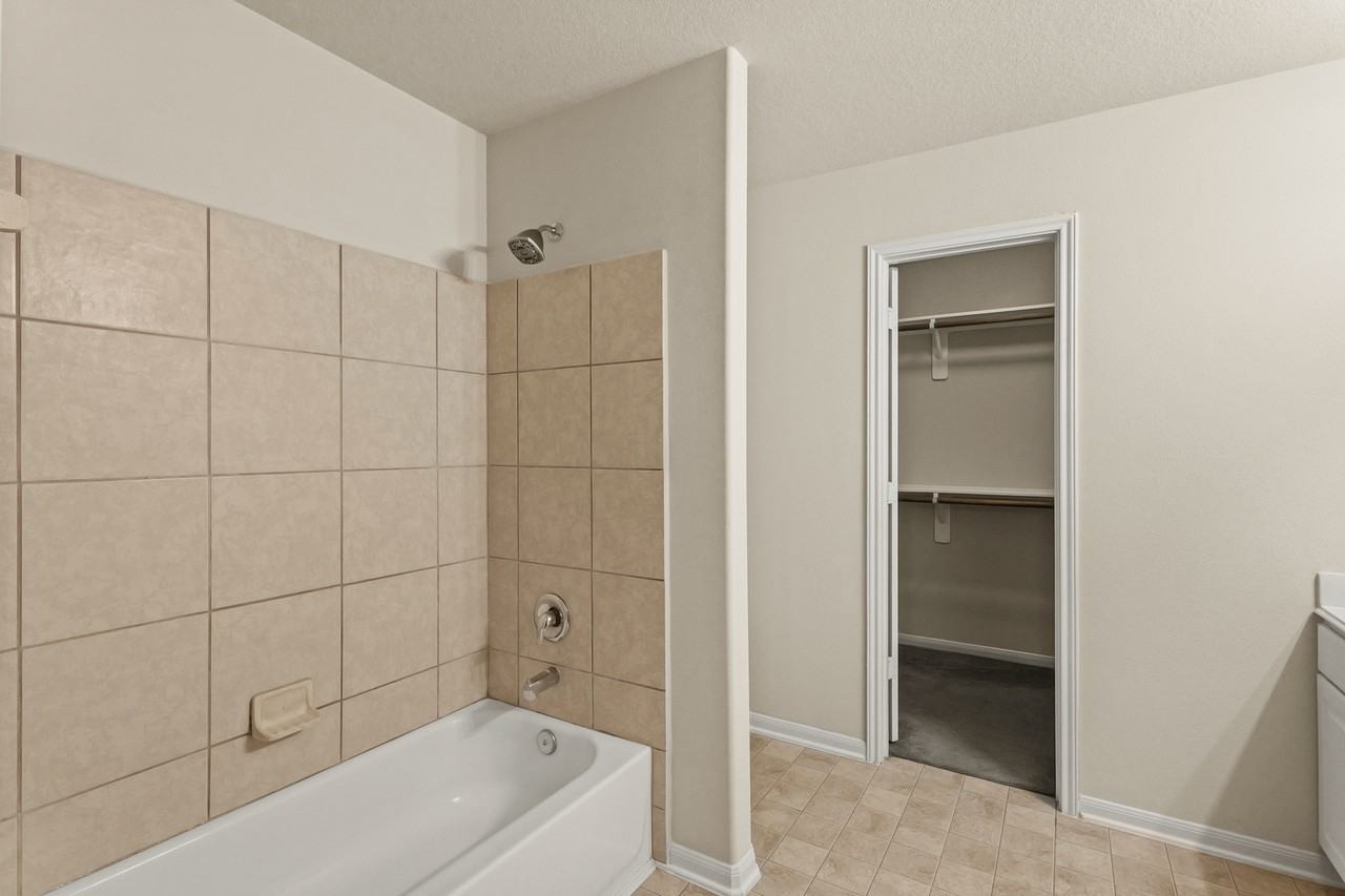 16799 Blackberry Lily Ln #1 - Photo 5 of 40