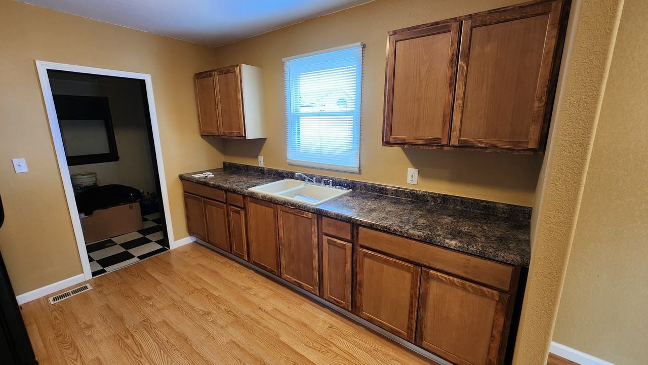 442 N Lennox St #1 - Photo 5 of 12
