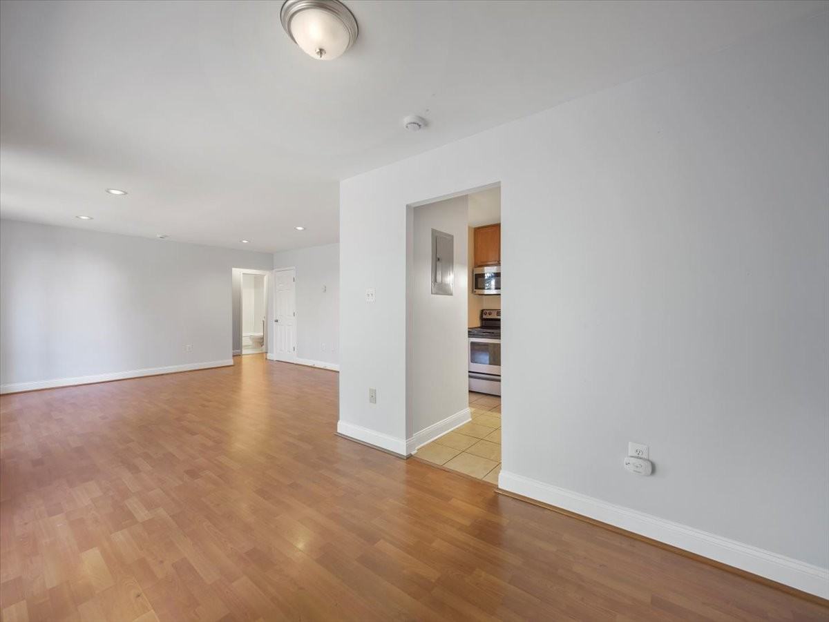501 Prospect Blvd #1 - Photo 3 of 28