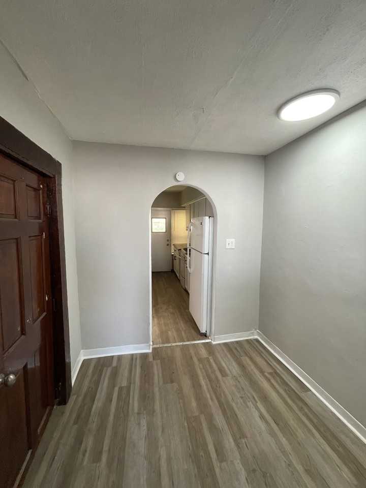 2949 Hartville St #1 - Photo 4 of 8