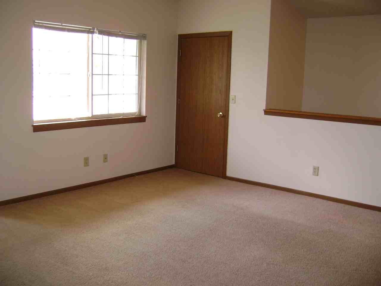 2026 Cliff Alex Ct S #D - Photo 5 of 11