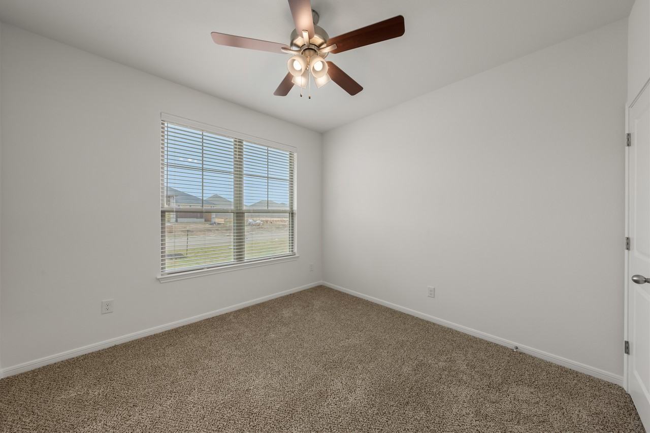 7216 Caladium Dr #1 - Photo 5 of 31