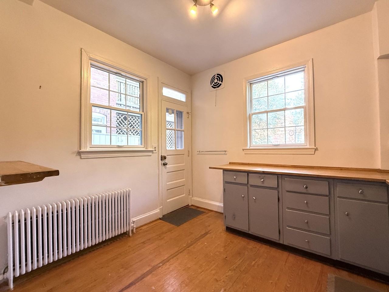 3843 Calvert St Nw #1 - Photo 6 of 38