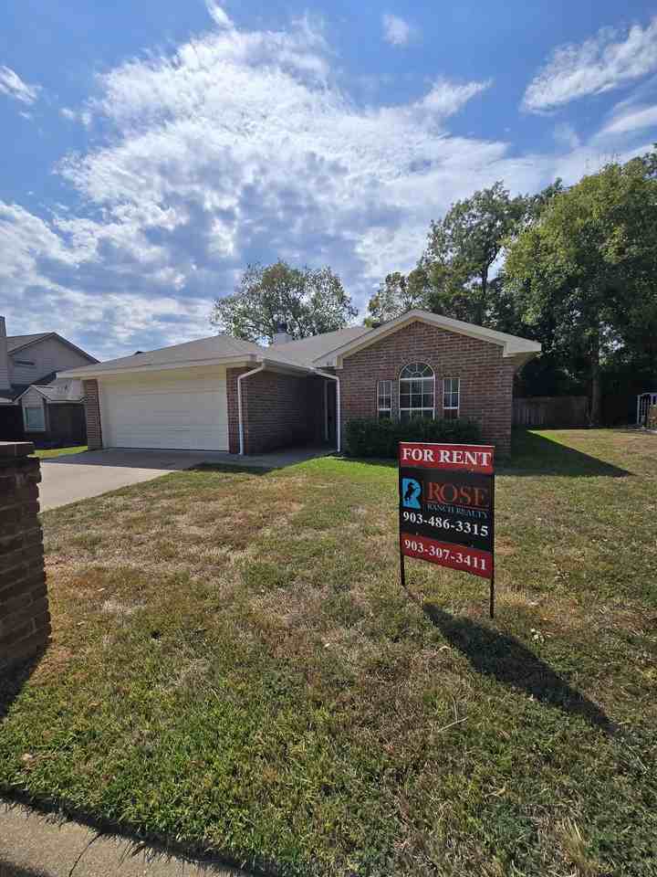 804 Hummingbird Ln #1 - Photo 2 of 27