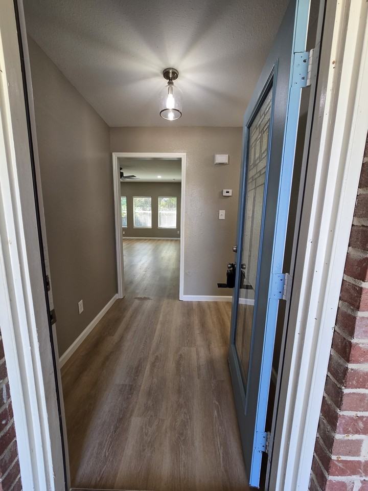 804 Hummingbird Ln #1 - Photo 3 of 27