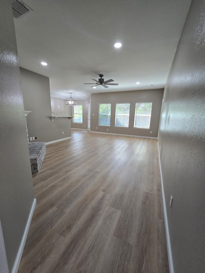 804 Hummingbird Ln #1 - Photo 4 of 27