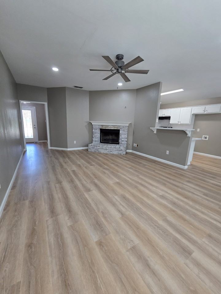 804 Hummingbird Ln #1 - Photo 5 of 27