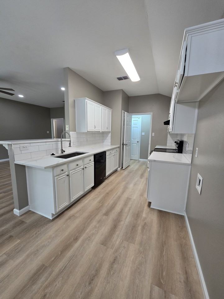 804 Hummingbird Ln #1 - Photo 7 of 27