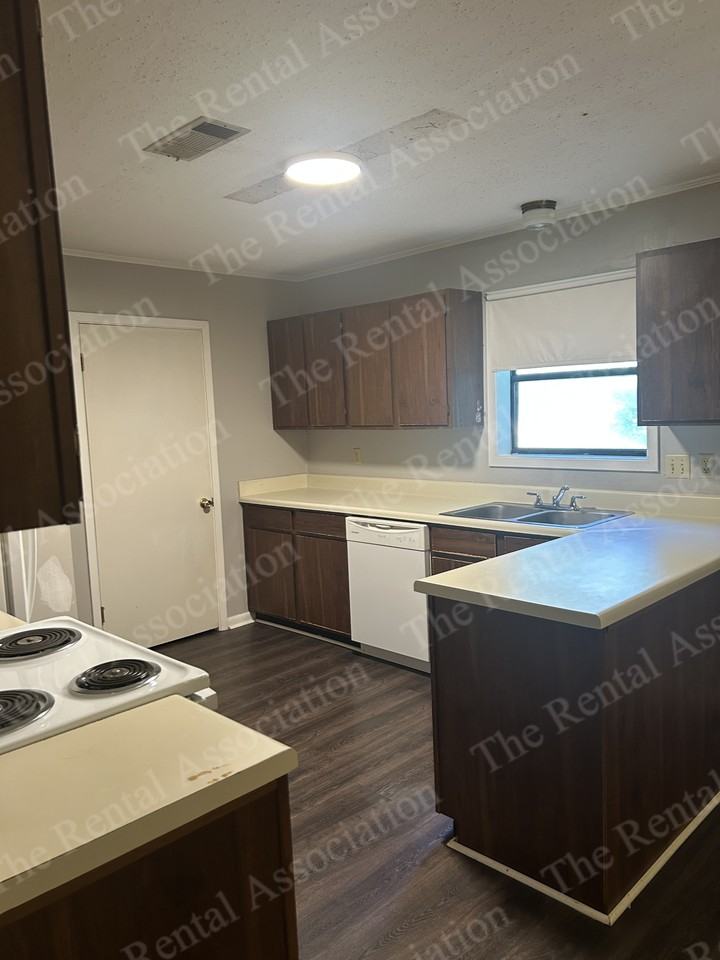 715 Jody Ct #1 - Photo 3 of 5