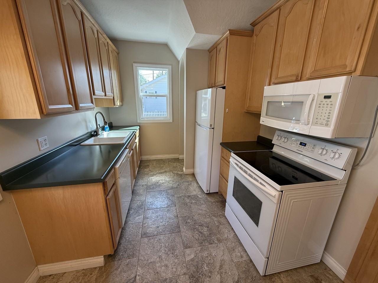 2526 1st Ave N #1 - Photo 6 of 31