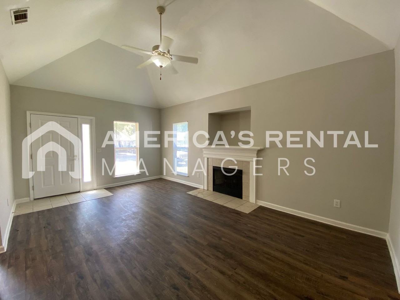 525 Fox Run Cir - Photo 3 of 22