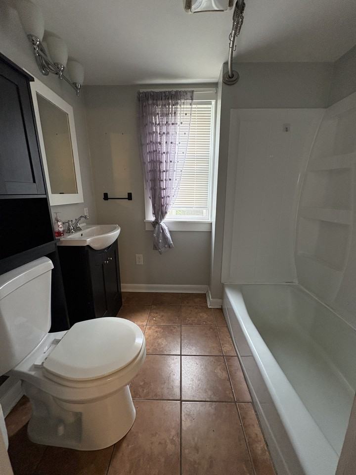 455 Crown Point Rd #A - Photo 5 of 9