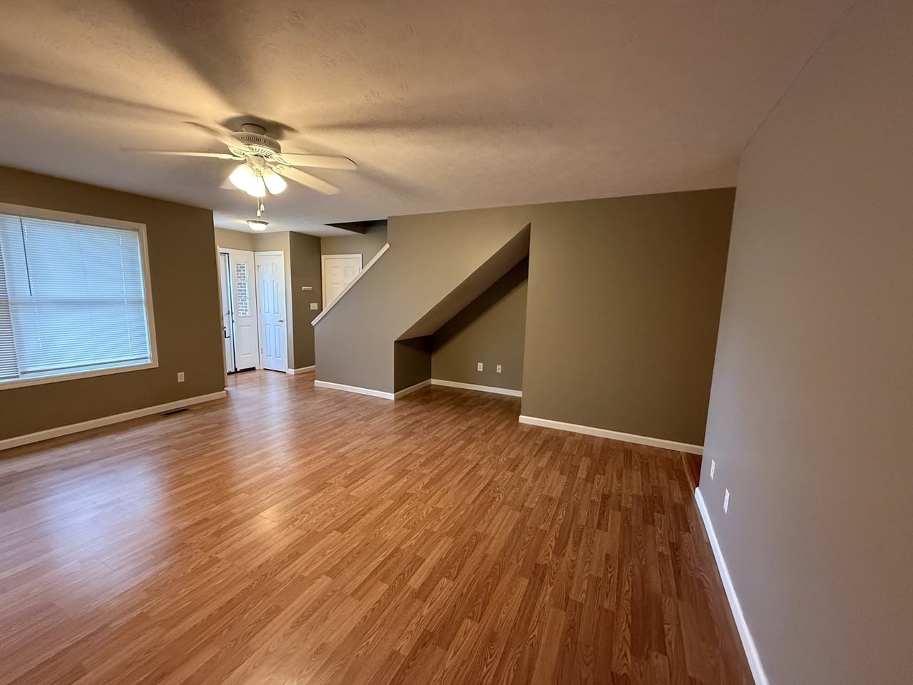 304 Brookside Pl - Photo 7 of 46
