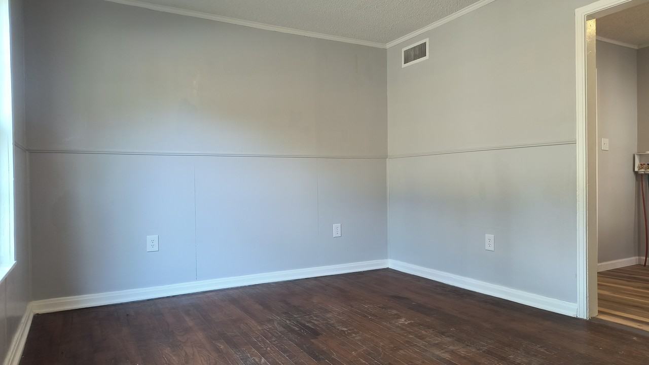 1734 E Circle Dr #1 - Photo 3 of 16