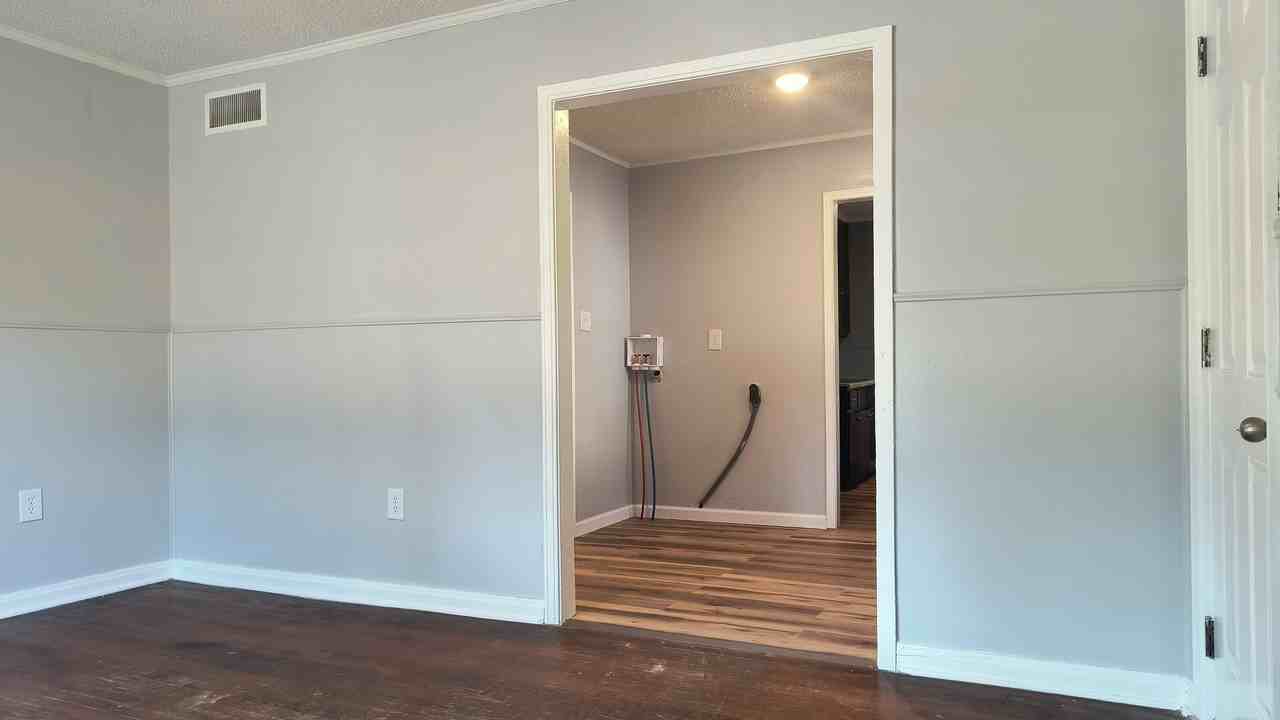 1734 E Circle Dr #1 - Photo 4 of 16