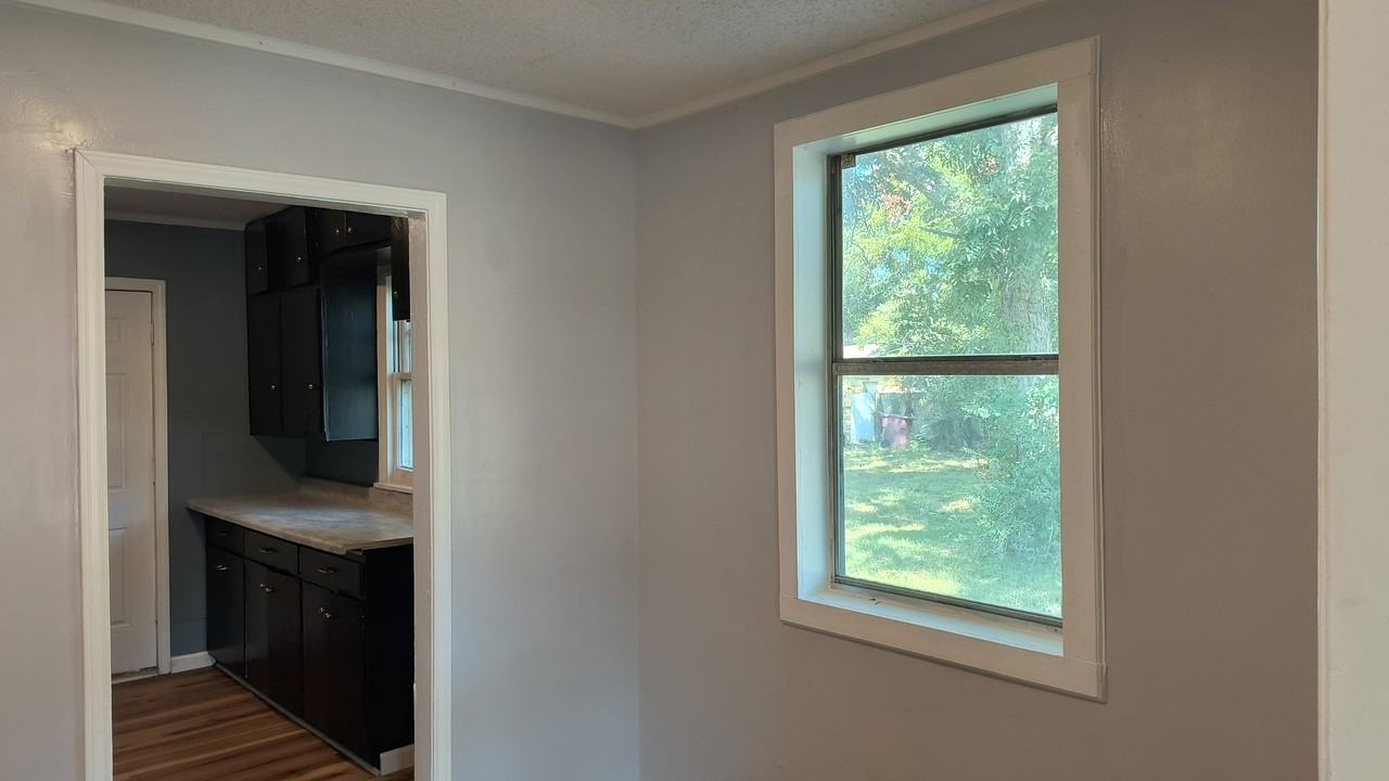 1734 E Circle Dr #1 - Photo 6 of 16