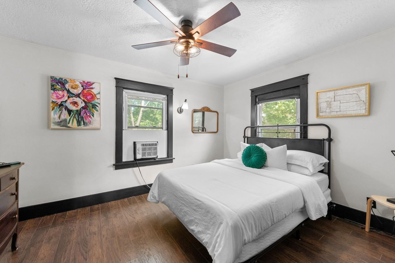319 N Delaware St #2 - Photo 5 of 21
