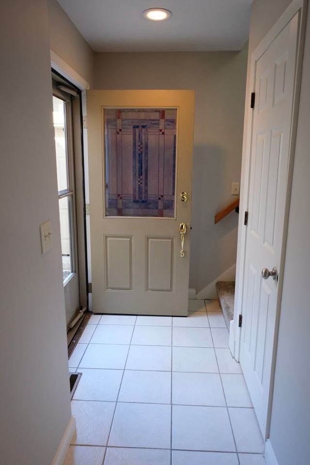 1307 Kingsridge Ct - Photo 5 of 17