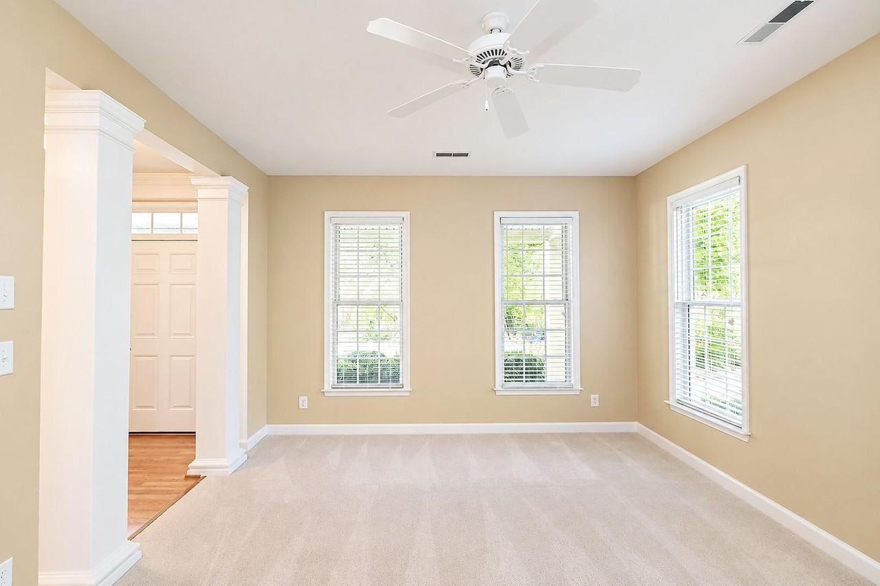 5496 Hill Top St - Photo 4 of 21