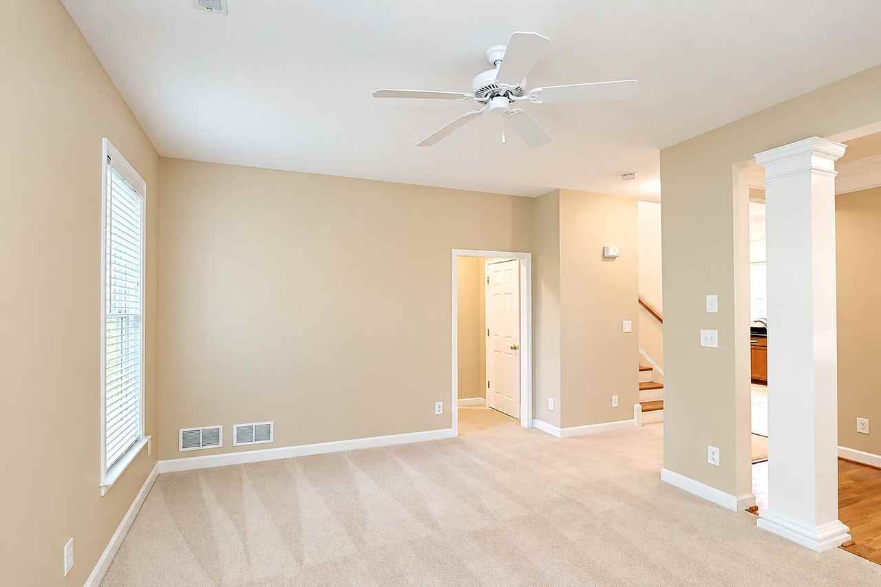 5496 Hill Top St - Photo 5 of 21