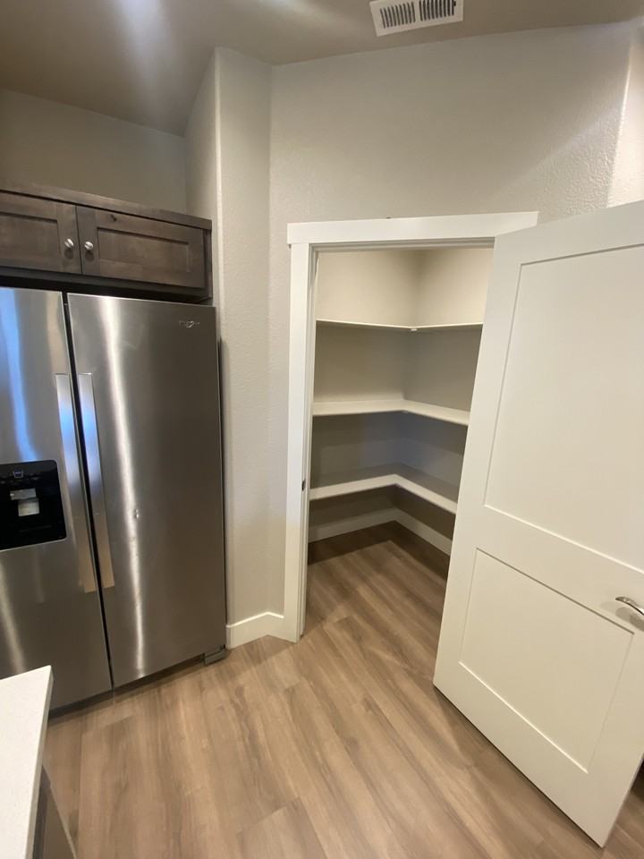 1208 Montevideo Cir #1 - Photo 5 of 19
