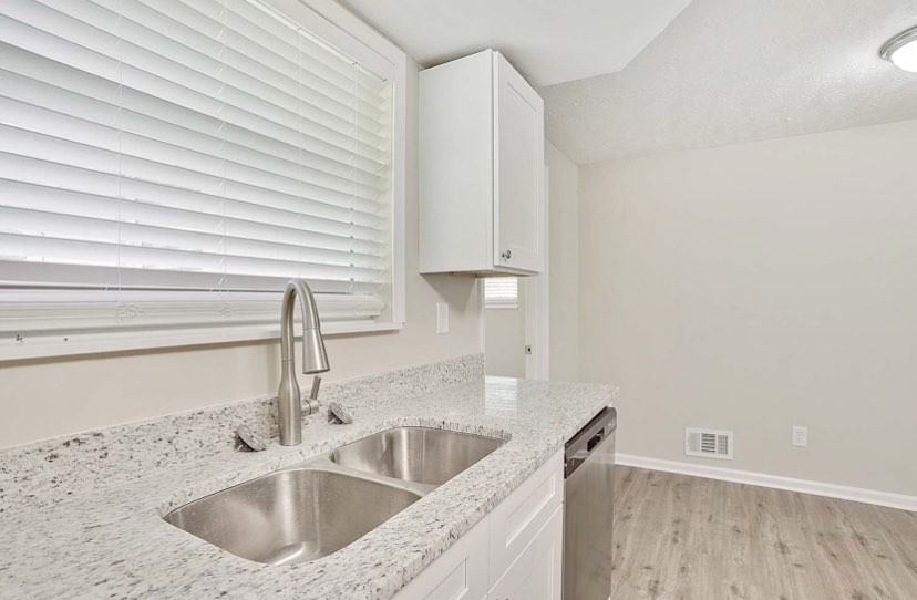 6256 Lakeview Drive #1# - Photo 5 of 7