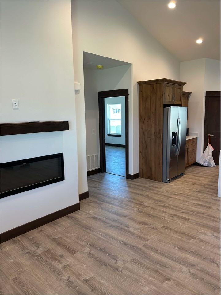 125 Thomas Way #1 - Photo 4 of 10