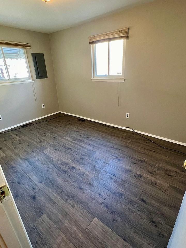 7575 Yacht Ave - Photo 5 of 10