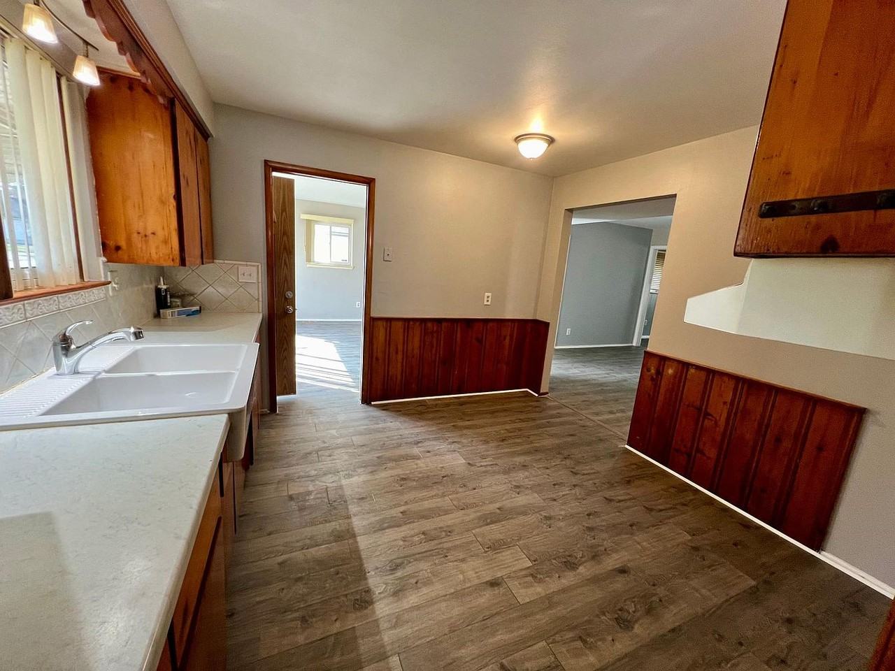 7575 Yacht Ave - Photo 6 of 10