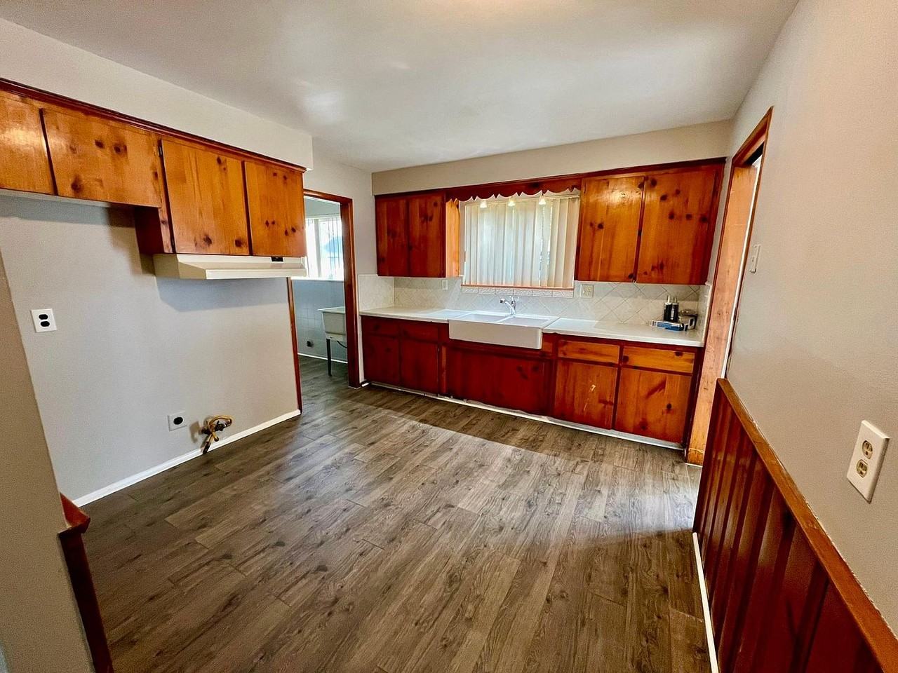 7575 Yacht Ave - Photo 7 of 10