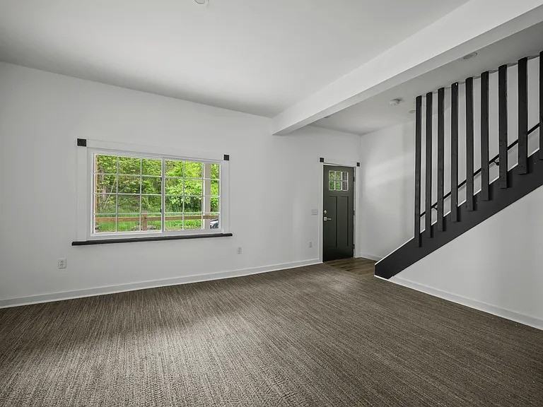 Pensdale St #132 - Photo 2 of 8
