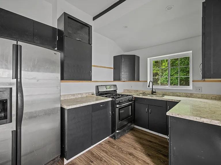 Pensdale St #132 - Photo 4 of 8
