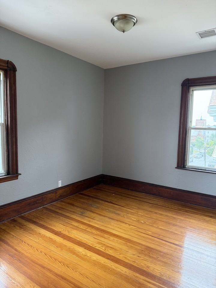206 Belleville Ave #3 - Photo 5 of 9