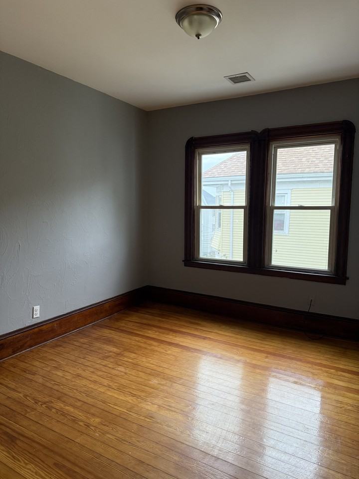 206 Belleville Ave #3 - Photo 6 of 9