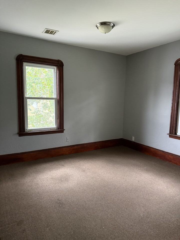 206 Belleville Ave #3 - Photo 7 of 9