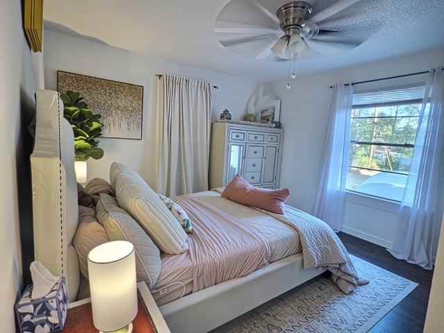 612 E Heron St - Photo 4 of 10