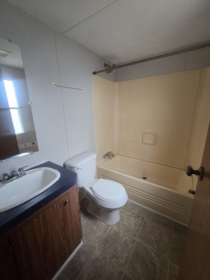 114 Suncrest Dr #114 - Photo 7 of 9