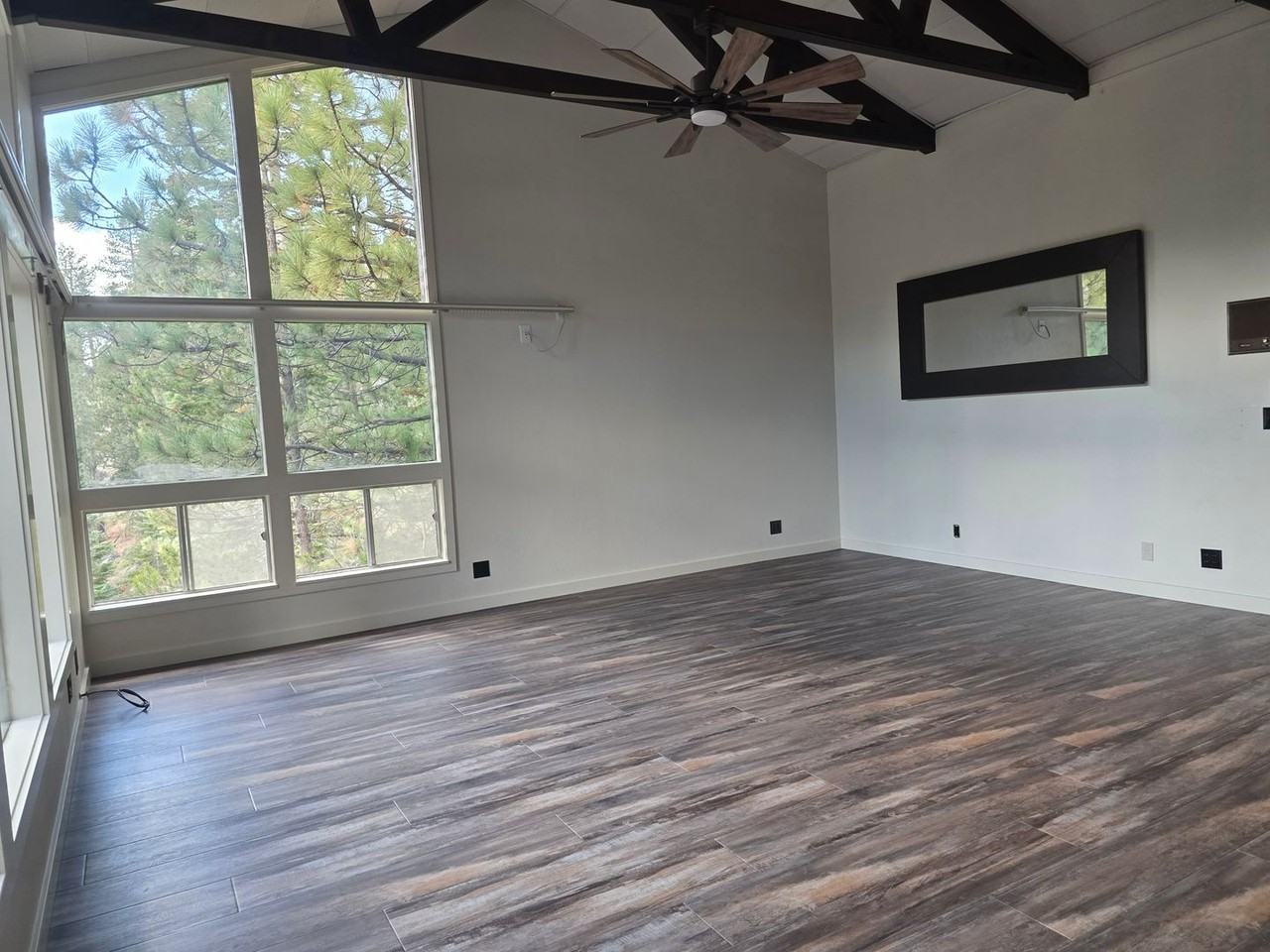 686 Virginia Dr - Photo 2 of 22